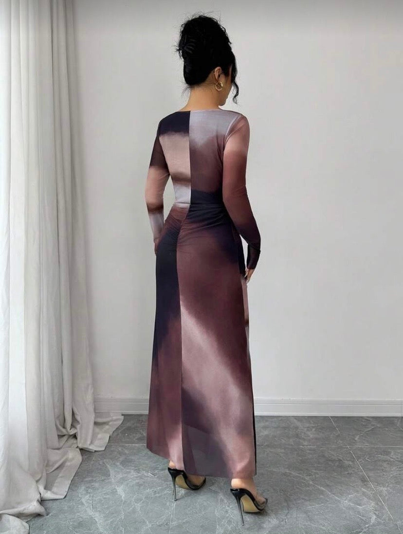 Robe élégante à maille et imprimé tie-dye, col asymétrique, coupe ajustée avec bas volant et fronces ✨