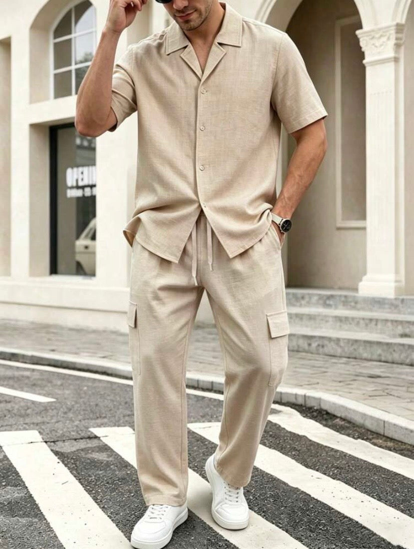 Ensemble homme avec chemise à col et pantalon droit, style décontracté et moderne, idéal pour le quotidien, les loisirs et les activités de plein air.