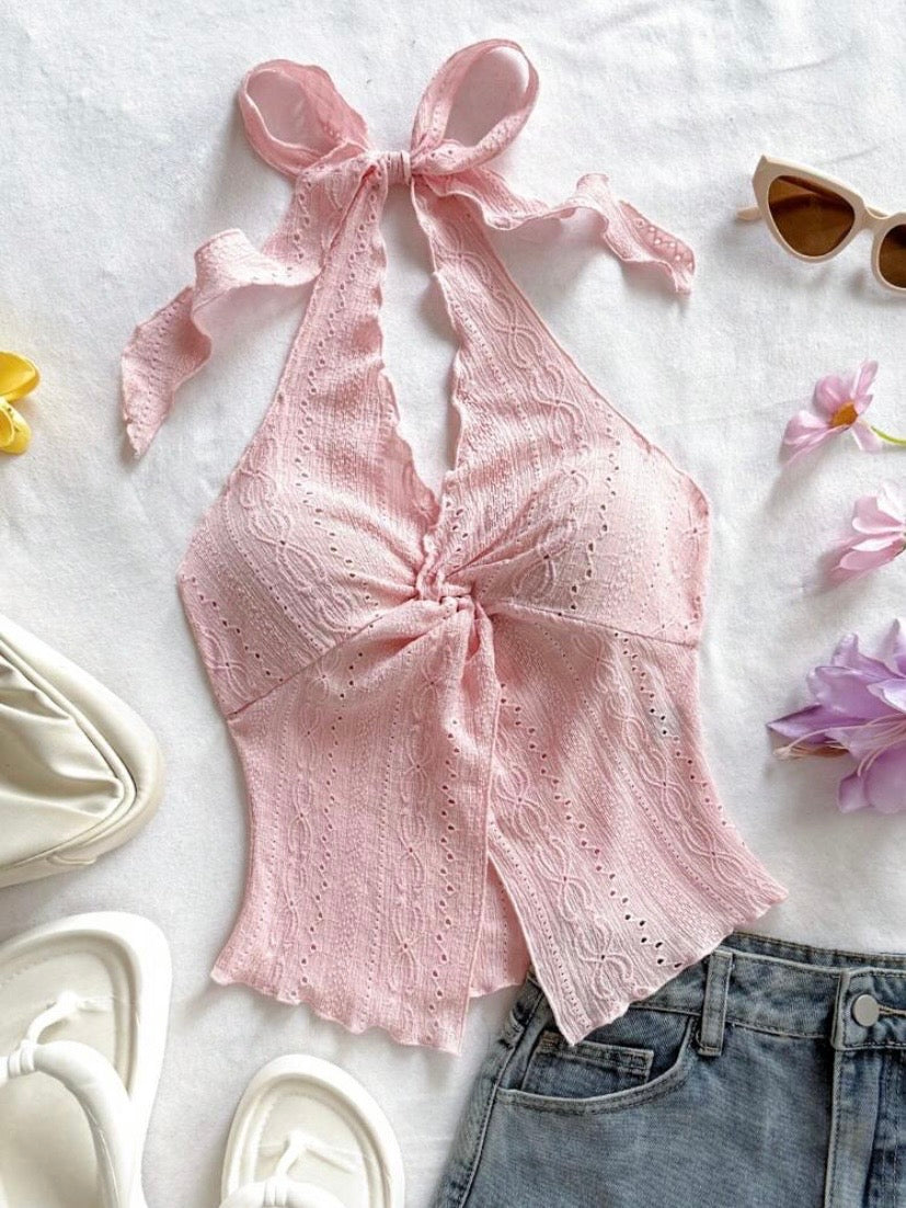 Top camisole tendance pour femme avec col halter, dos ouvert, détail noué et fente élégante pour un style séduisant et moderne