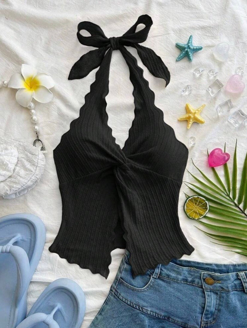 Top camisole tendance pour femme avec col halter, dos ouvert, détail noué et fente élégante pour un style séduisant et moderne