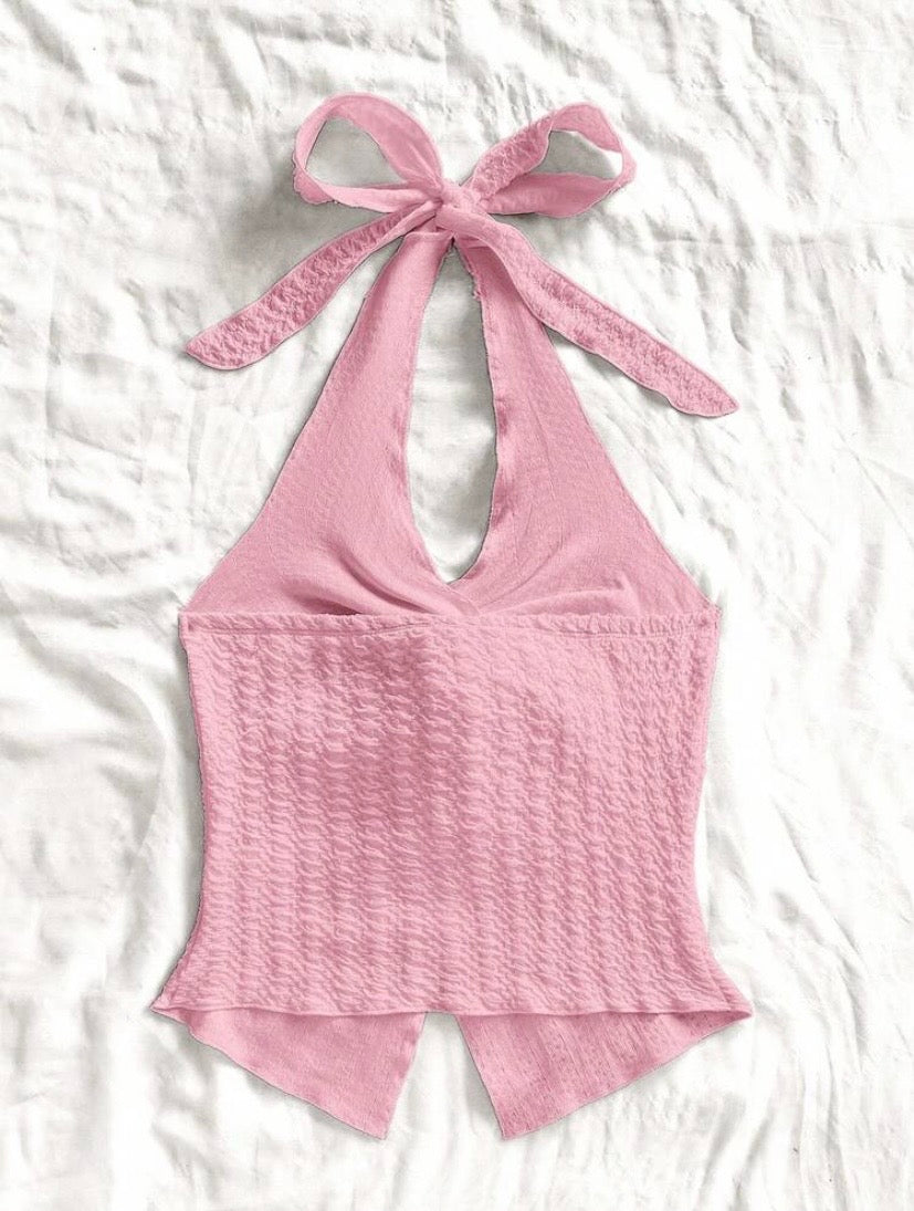 Top camisole tendance pour femme avec col halter, dos ouvert, détail noué et fente élégante pour un style séduisant et moderne