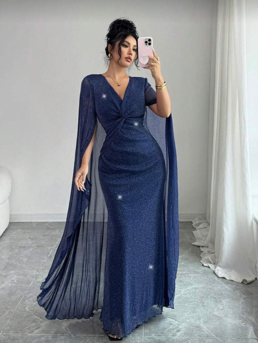 Robe maxi scintillante à manches longues, col V torsadé et coupe fluide élégante