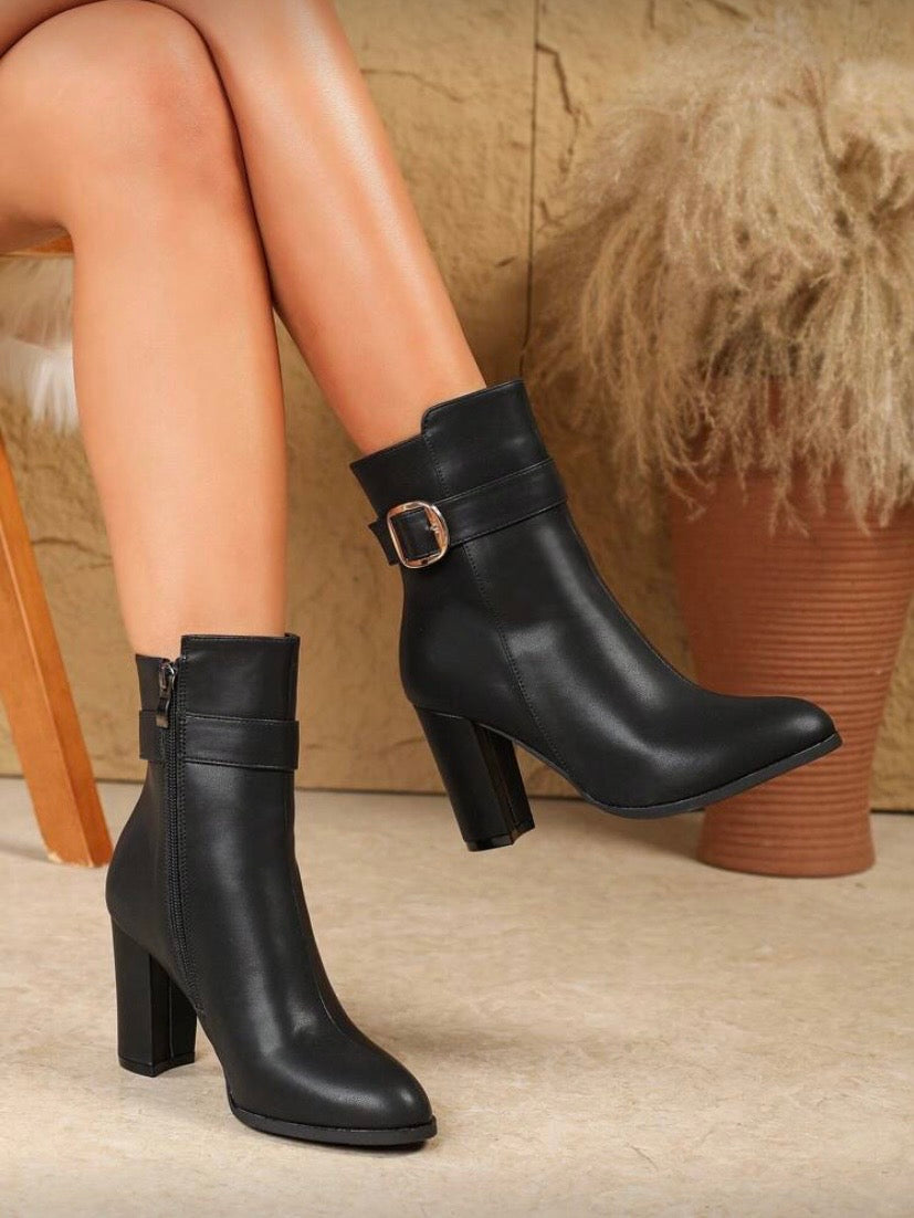 Bottines Courtes Femme à Talon Haut – Bout Pointu, Style Britannique Minimaliste, Cuir Souple avec Fermeture Latérale