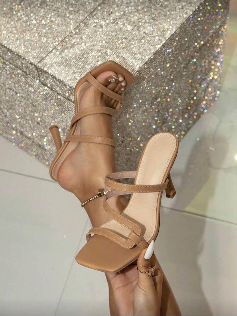 Mules à talons hauts bout carré, coupe confortable et élégante 👠✨