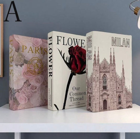 Lot de 3 livres décoratifs réalistes au style luxueux, parfaits pour sublimer une table basse, un salon ou une décoration intérieure moderne.