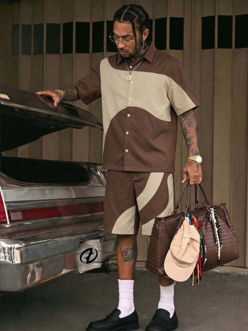 Ensemble décontracté pour homme avec chemise à boutons et short assorti à contrastes de couleurs, idéal pour l’été et les loisirs.