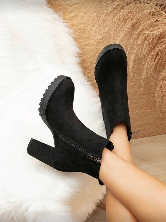 Bottines Chelsea Femme à Plateforme – Talon Haut Épais, Bout Rond, Style Élégant avec Détails Décoratifs