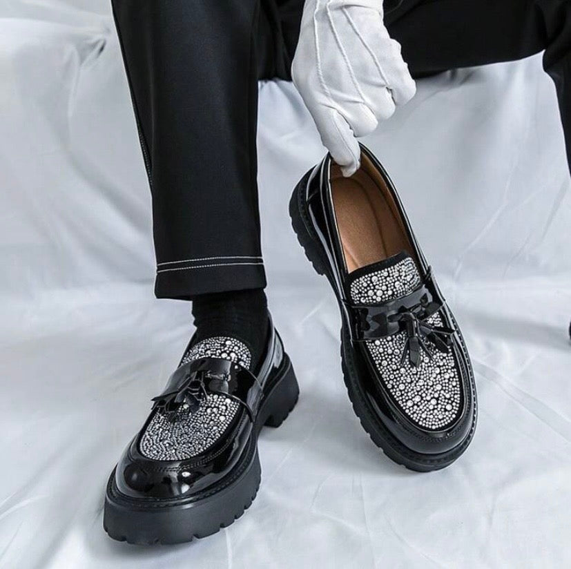 Chaussures habillées pour homme en similicuir avec double boucle style monk strap, idéales pour mariages, soirées et occasions formelles.
