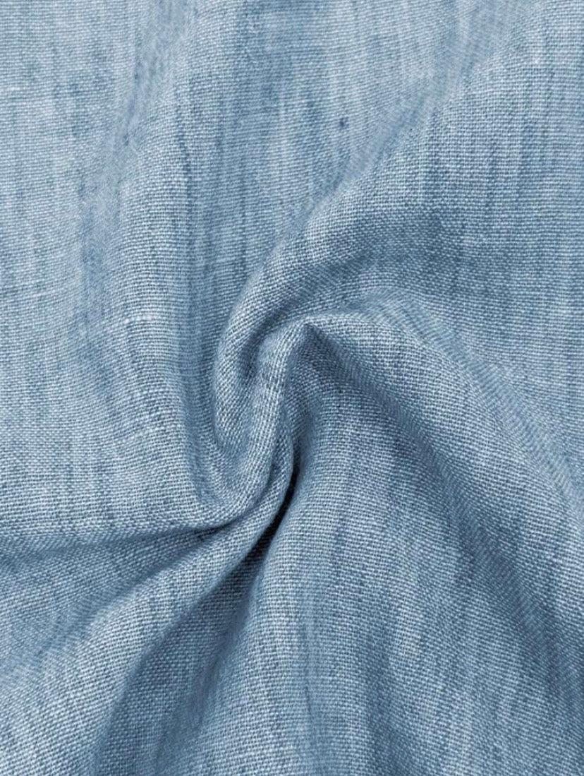 Ensemble décontracté pour homme avec chemise à col mao et pantalon ample effet lin, idéal pour les sorties, voyages et vacances d’été.