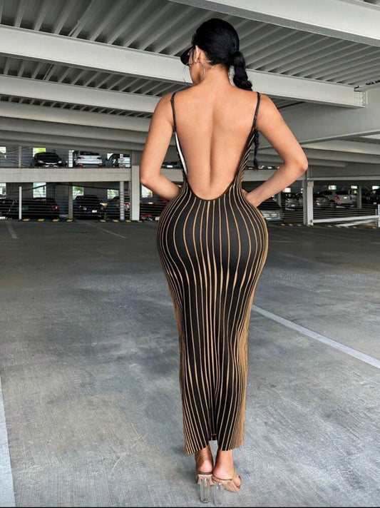Robe moulante dos nu à fines bretelles avec imprimé rayé ✨