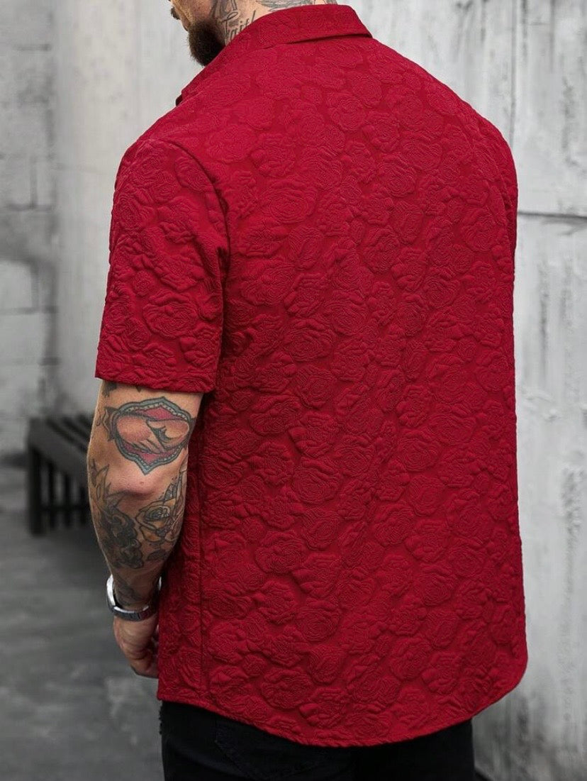 Chemise décontractée pour homme à manches courtes et boutons sur le devant, coupe simple et élégante pour l’été.
