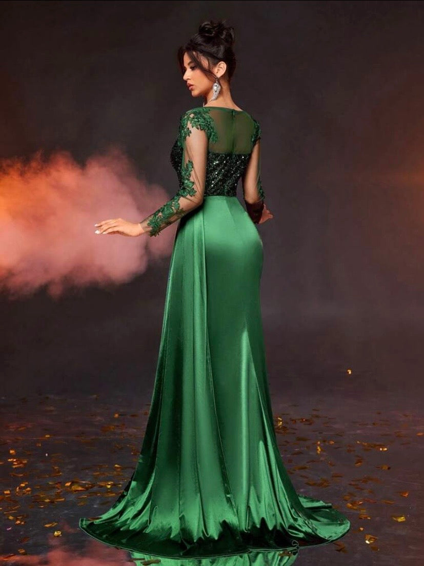 Robe longue élégante et luxueuse à col V avec manches longues, broderies en dentelle et sequins, coupe sirène moulante avec détails transparents, idéale pour mariages, galas et soirées habillées