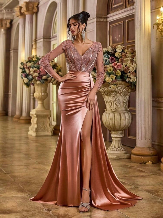 Robe longue élégante et luxueuse à col V avec manches longues, broderies en dentelle et sequins, coupe sirène moulante avec détails transparents, idéale pour mariages, galas et soirées habillées