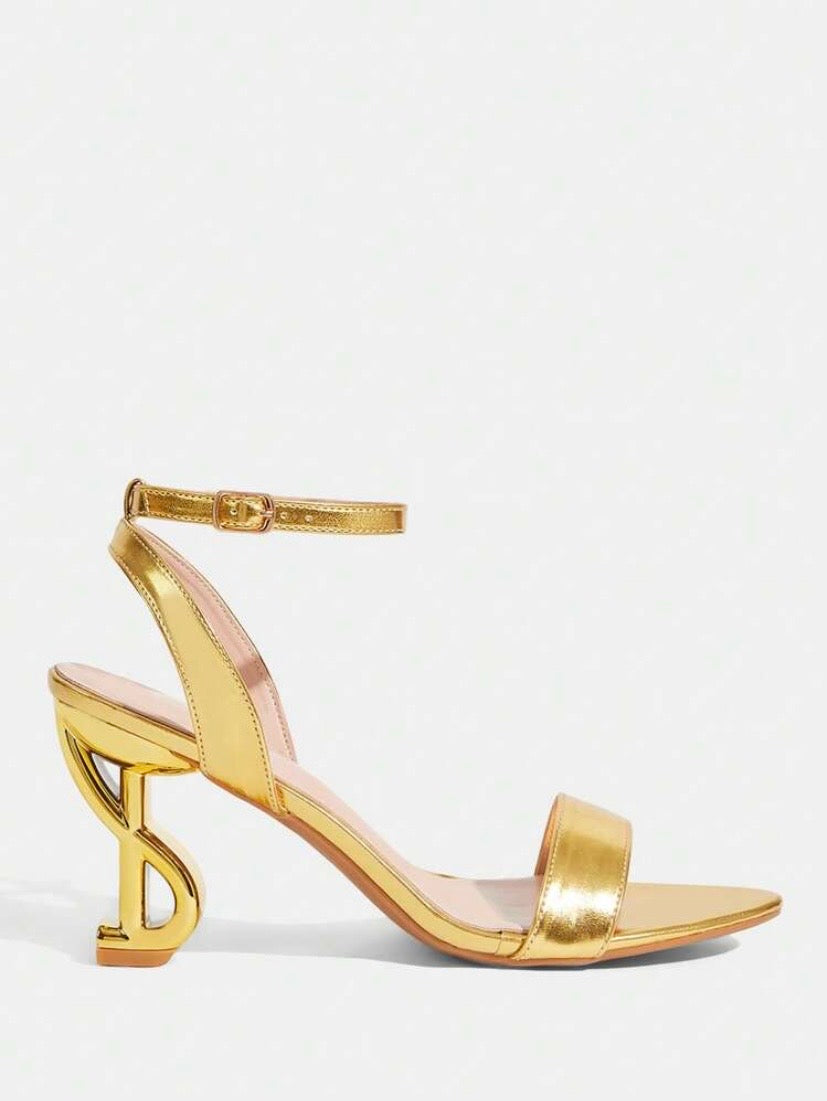 Sandales à talons pour femme au style élégant et raffiné avec brides et grands strass brillants, idéales pour soirées, rendez-vous et occasions habillées d’été