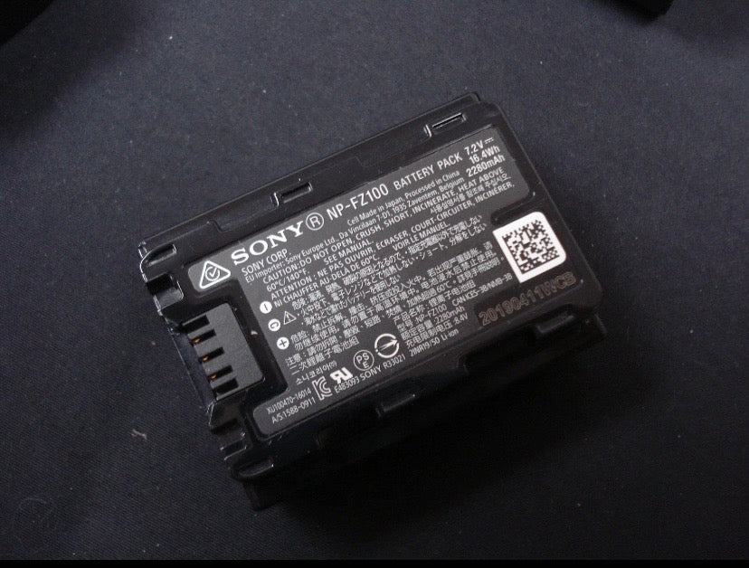 Genuine NP-FZ100 Battery for Sony Alpha 9 A9 9R A9S A7 A7RIII 7M3 7RM3 A6600 OEM
