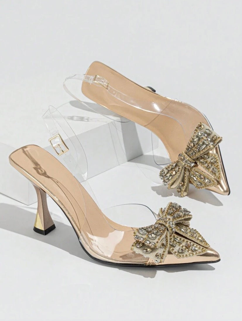 Escarpins élégants pour femme à bout pointu en PVC transparent avec nœud strass et bride, talons kitten idéals pour soirée, mariage et occasions spéciales, couleur champagne