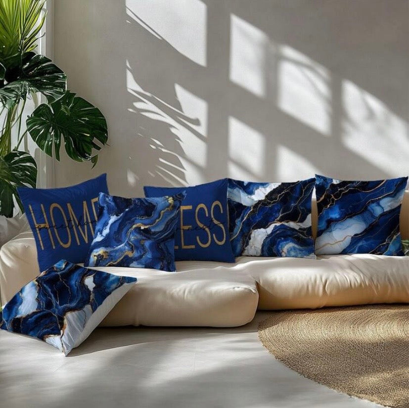 Lot de 6 housses de coussin à motif marbre bleu en velours doux, idéales pour apporter une touche moderne à votre salon ou votre chambre.
