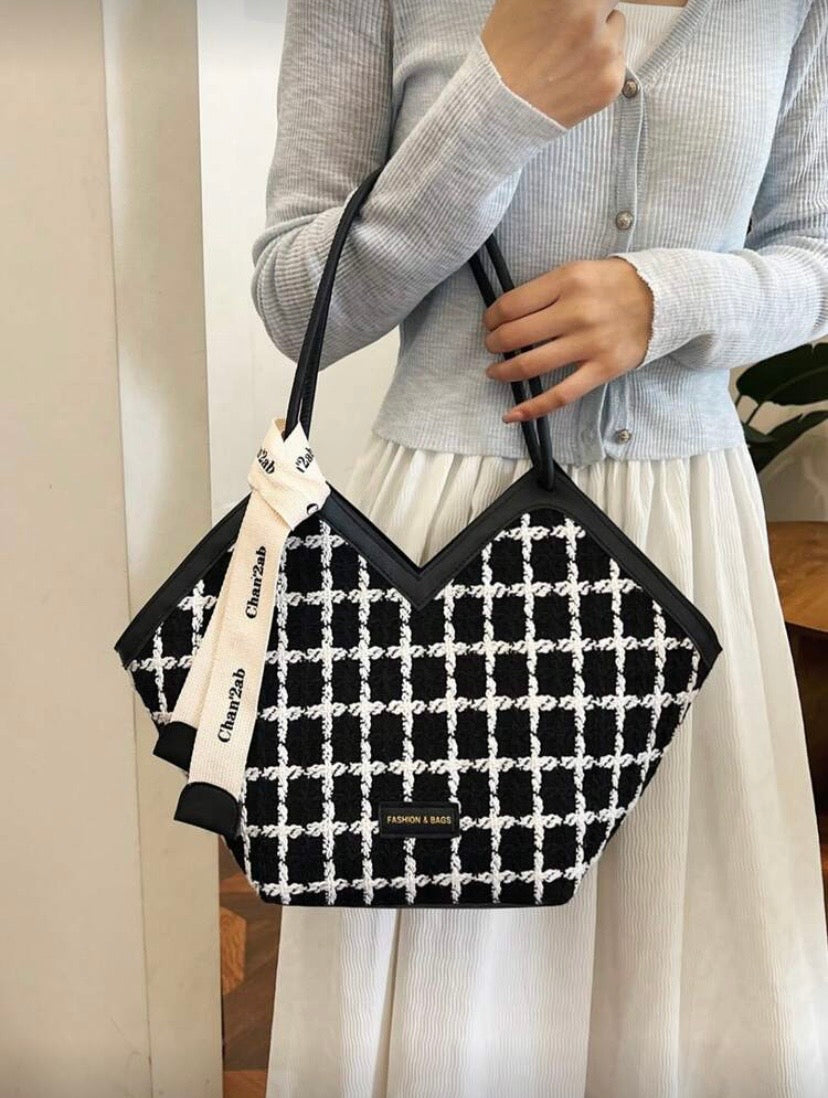 Grand sac cabas porté épaule avec foulard, grande capacité et style élégant pour le quotidien 👜