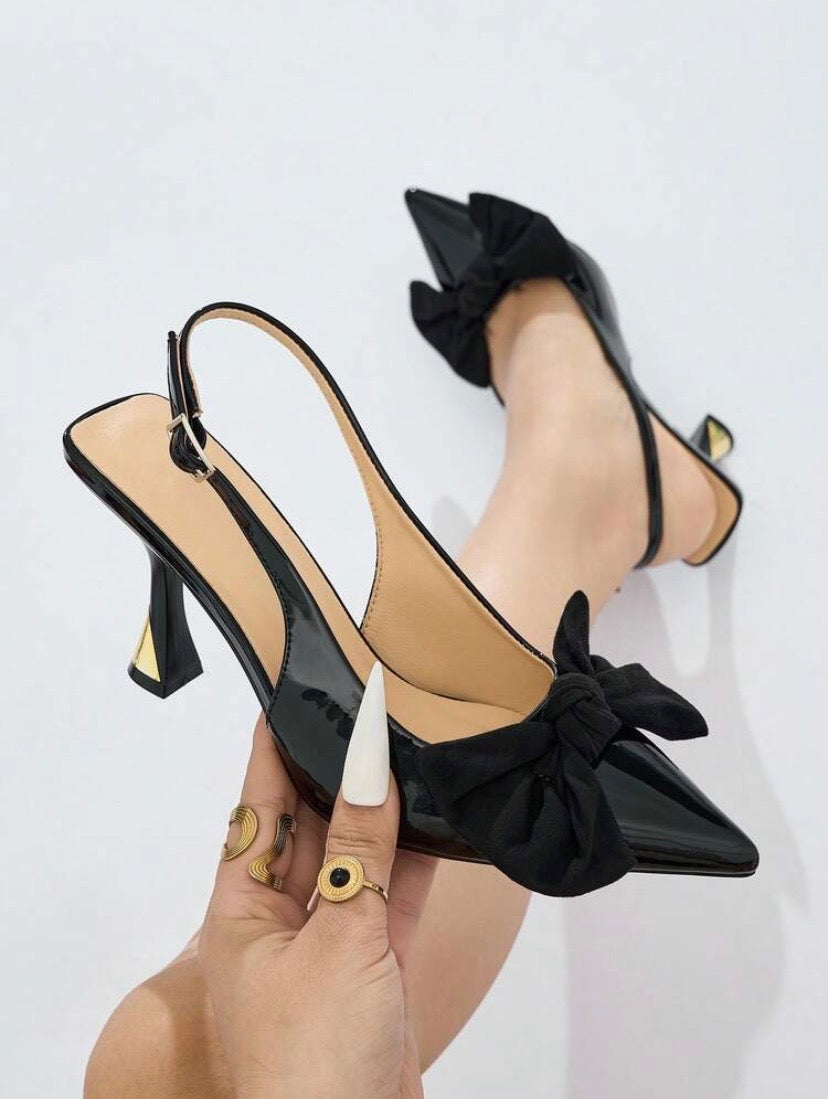Escarpins élégants pour femme à bout pointu en PVC transparent avec nœud strass et bride, talons kitten idéals pour soirée, mariage et occasions spéciales, couleur champagne