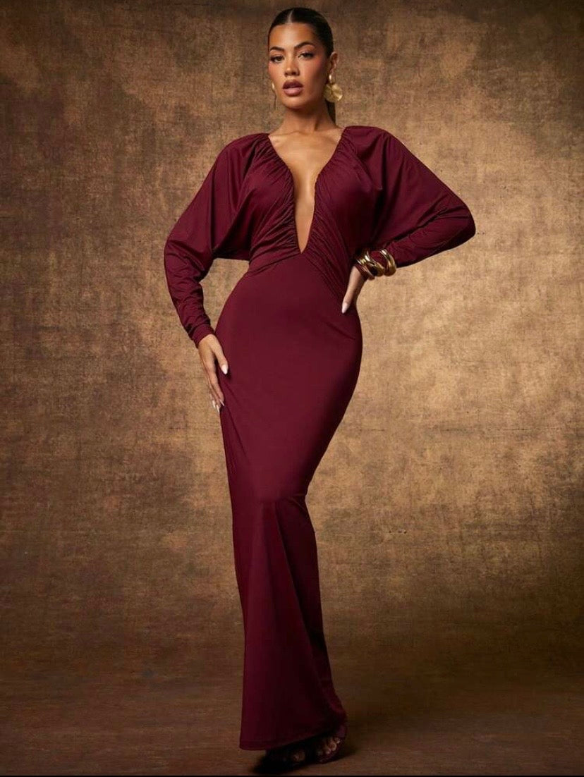 Robe maxi en maille à col V profond, coupe élégante pour soirées et sorties ✨
