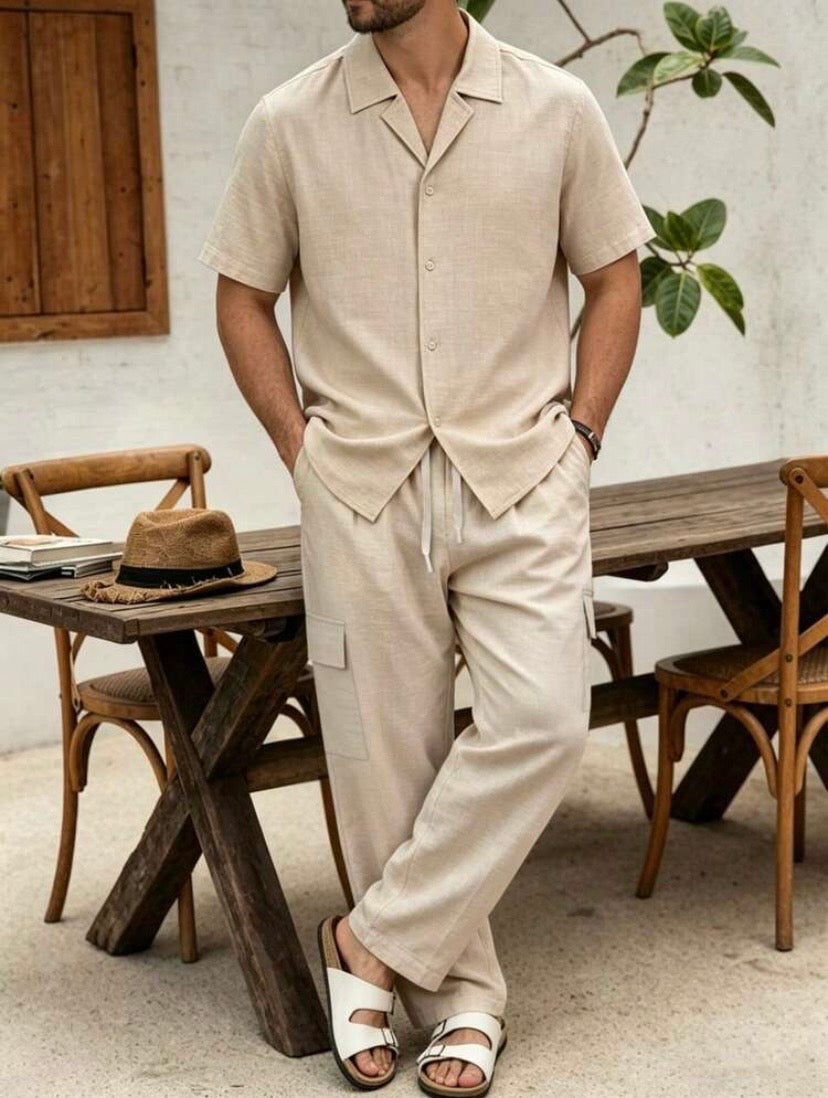 Ensemble homme avec chemise à col et pantalon droit, style décontracté et moderne, idéal pour le quotidien, les loisirs et les activités de plein air.