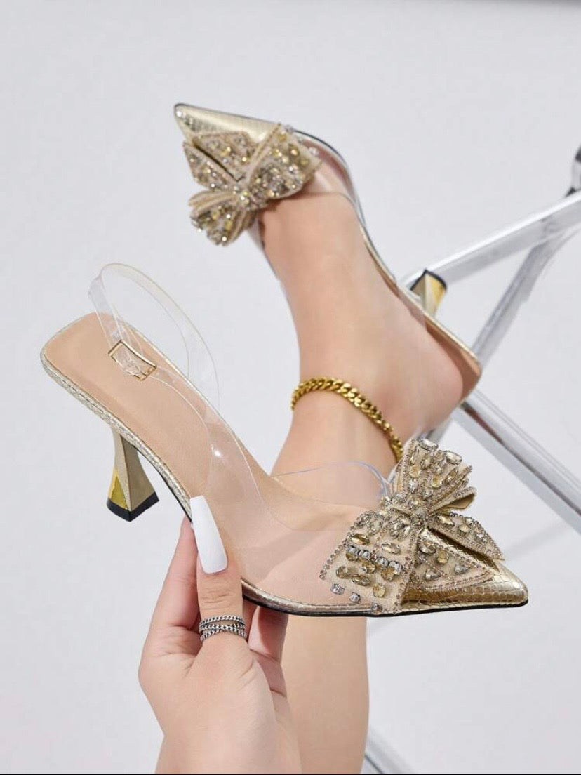Escarpins élégants pour femme à bout pointu en PVC transparent avec nœud strass et bride, talons kitten idéals pour soirée, mariage et occasions spéciales, couleur champagne