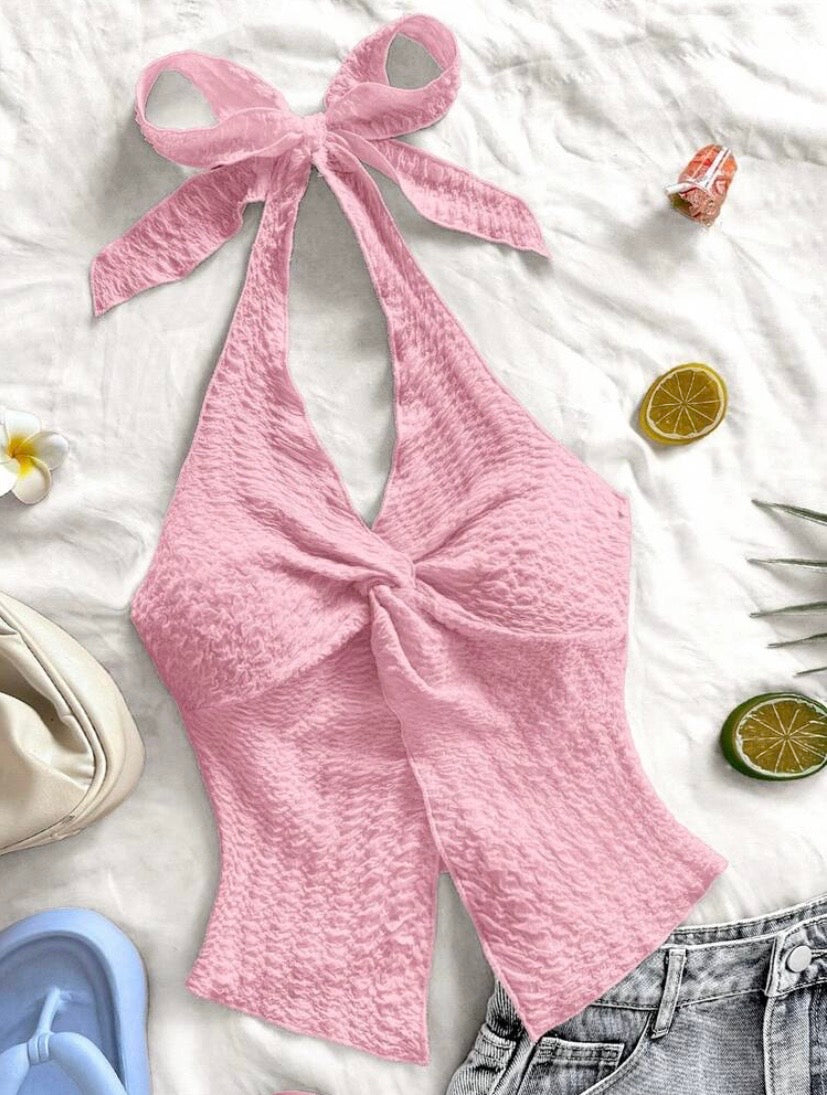 Top camisole tendance pour femme avec col halter, dos ouvert, détail noué et fente élégante pour un style séduisant et moderne