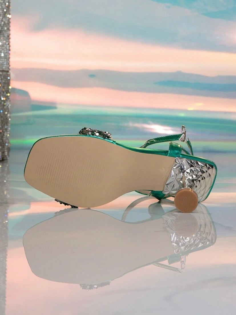 Sandales mode pour femme à talons hauts avec bout carré, bride transparente et sangle à la cheville ornée de strass scintillants, idéales pour le printemps, l’été et l’automne