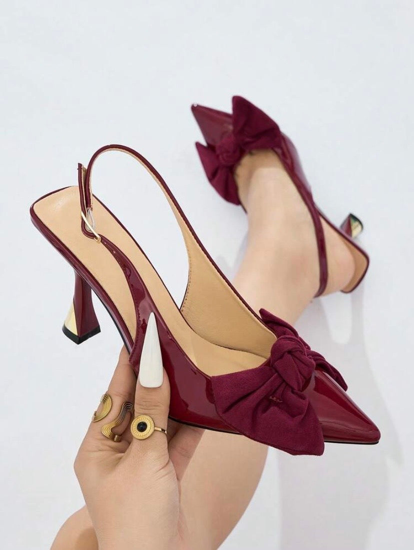 Escarpins élégants pour femme à bout pointu en PVC transparent avec nœud strass et bride, talons kitten idéals pour soirée, mariage et occasions spéciales, couleur champagne