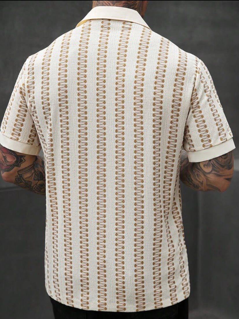 Chemise décontractée pour homme à manches courtes avec col cubain et design à contrastes, style léger et estival, adaptée aux loisirs, voyages et occasions semi-formelles