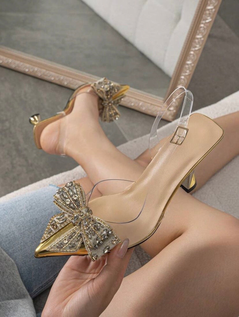Escarpins élégants pour femme à bout pointu en PVC transparent avec nœud strass et bride, talons kitten idéals pour soirée, mariage et occasions spéciales, couleur champagne