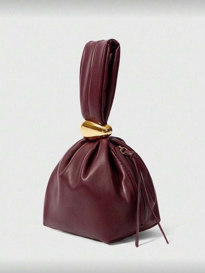 Mini sac nuage plissé en simili cuir avec fermeture éclair et détails métalliques, style élégant pour usage quotidien 👜