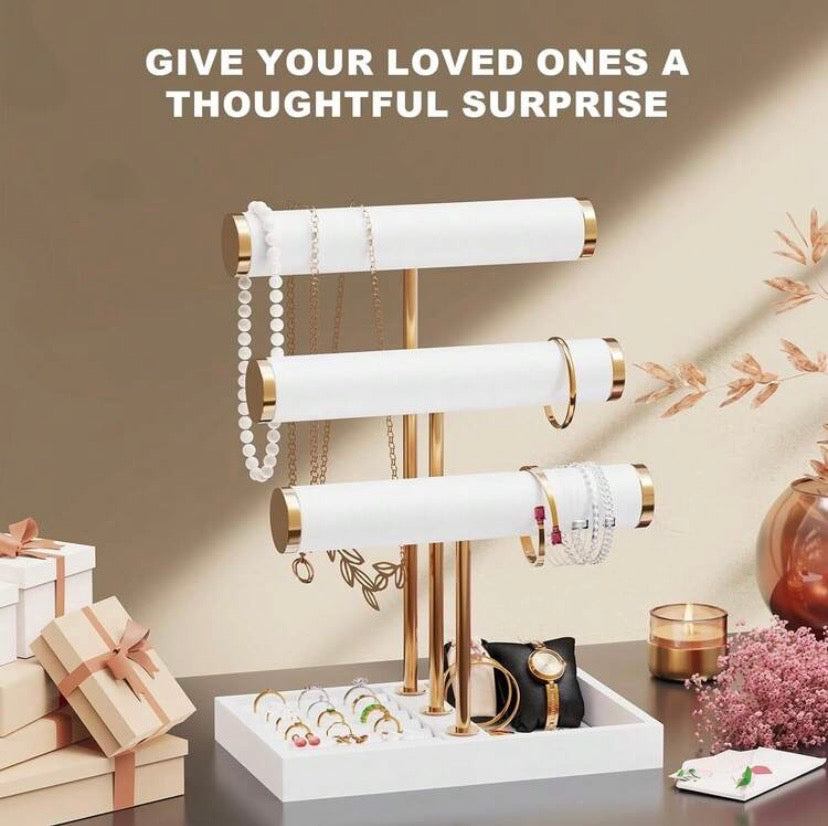 Présentoir à bijoux 3 niveaux beige avec support pour colliers, bracelets et bagues, idéal pour organiser et exposer ses accessoires.