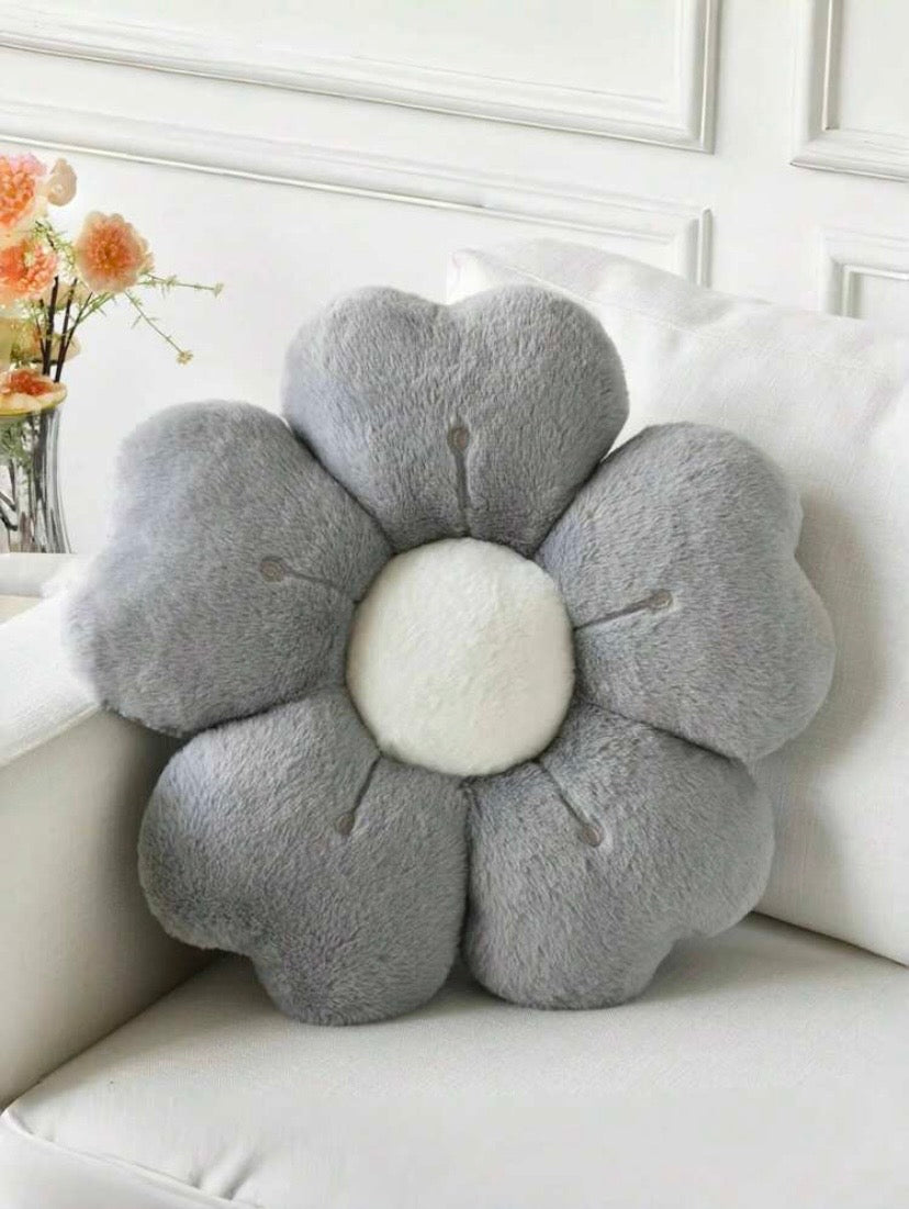 Coussin décoratif en forme de marguerite avec revêtement en fausse fourrure douce, idéal pour le canapé, la chambre ou le salon.