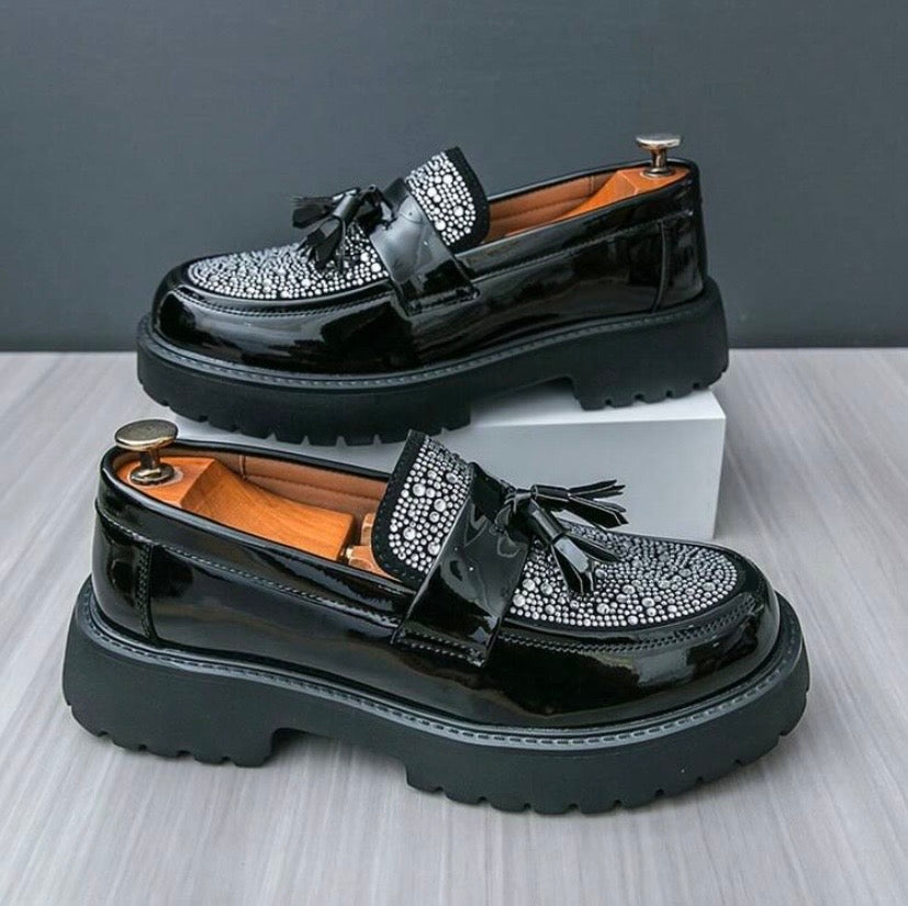 Chaussures habillées pour homme en similicuir avec double boucle style monk strap, idéales pour mariages, soirées et occasions formelles.