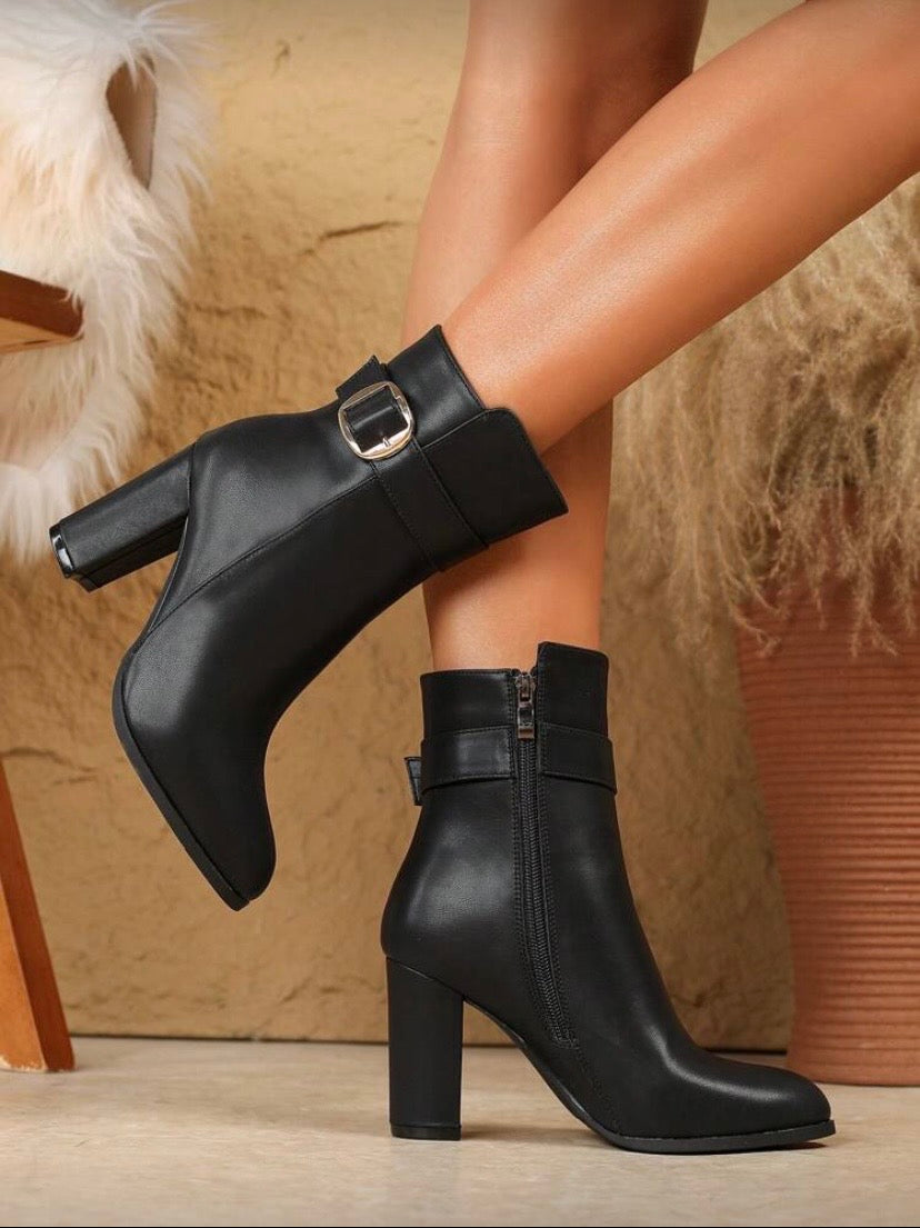 Bottines Courtes Femme à Talon Haut – Bout Pointu, Style Britannique Minimaliste, Cuir Souple avec Fermeture Latérale
