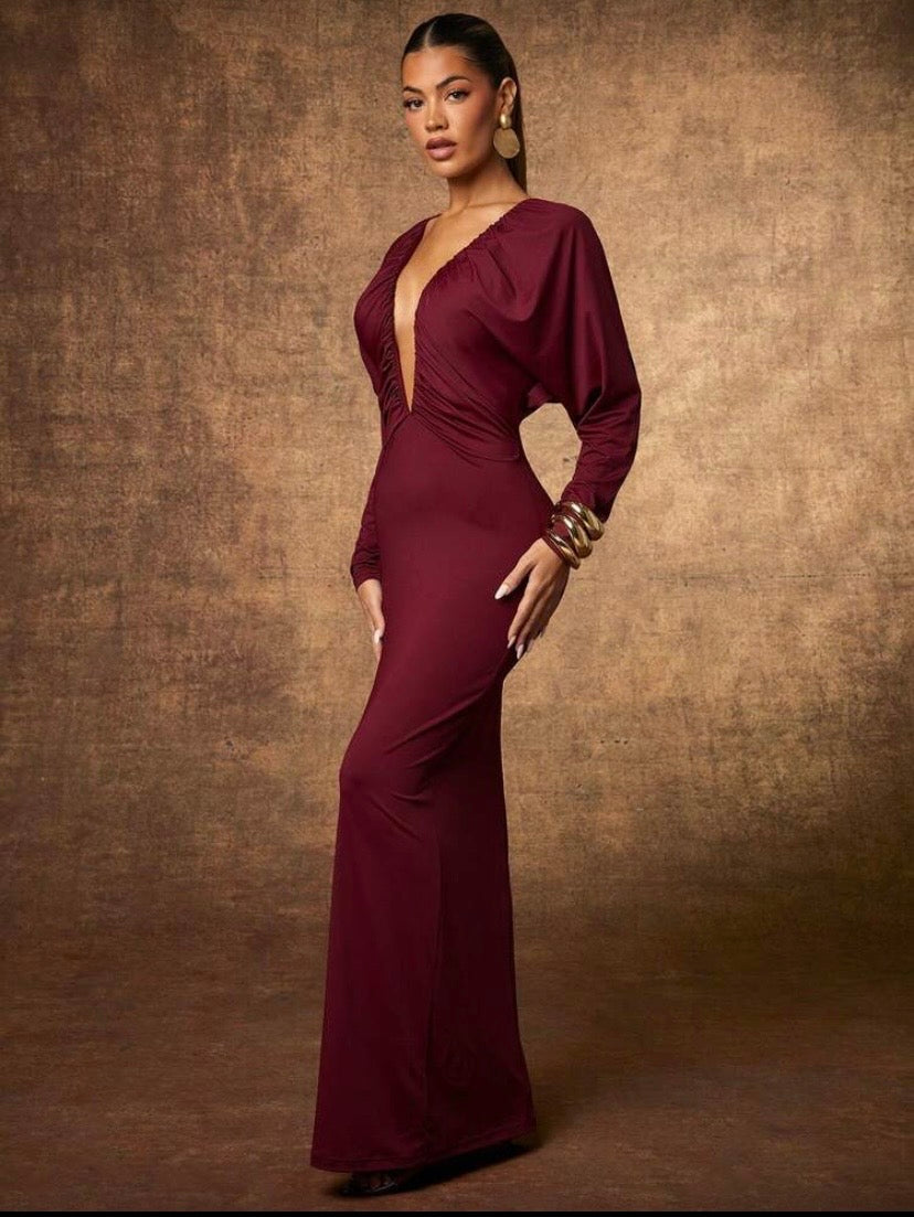 Robe maxi en maille à col V profond, coupe élégante pour soirées et sorties ✨