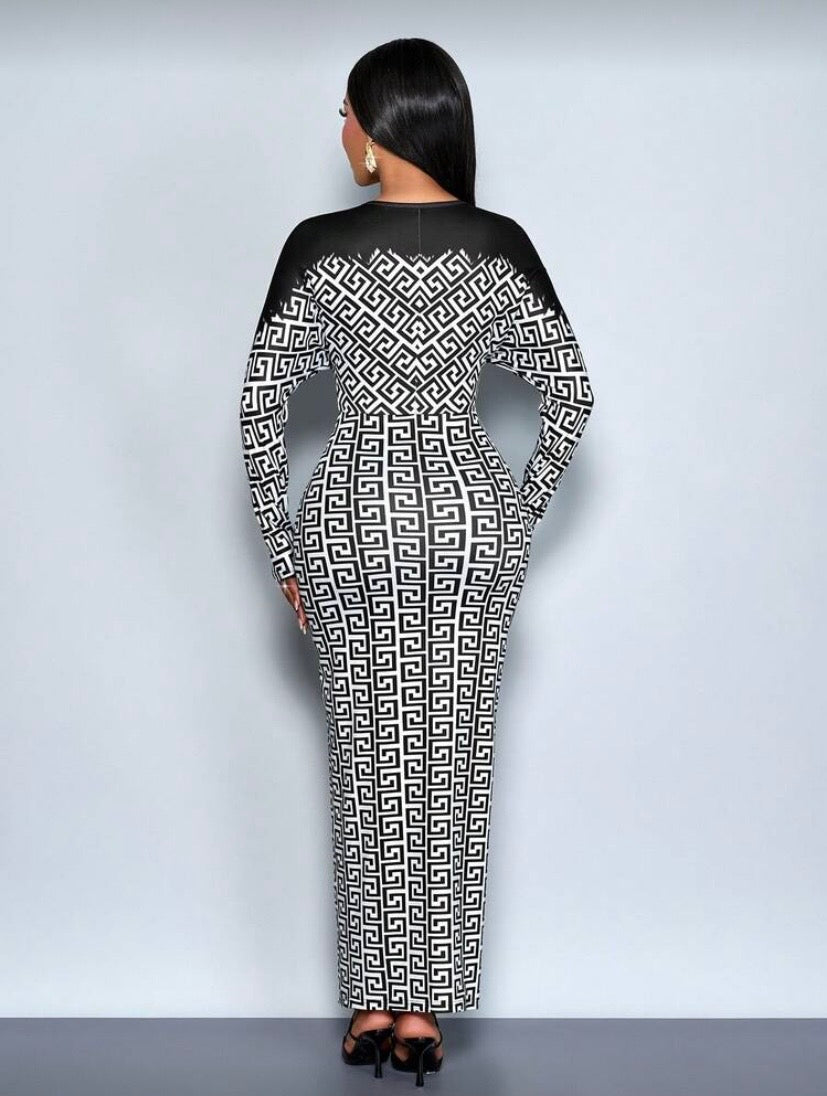 Robe moulante à manches longues, col V profond, imprimé géométrique et fente élégante ✨