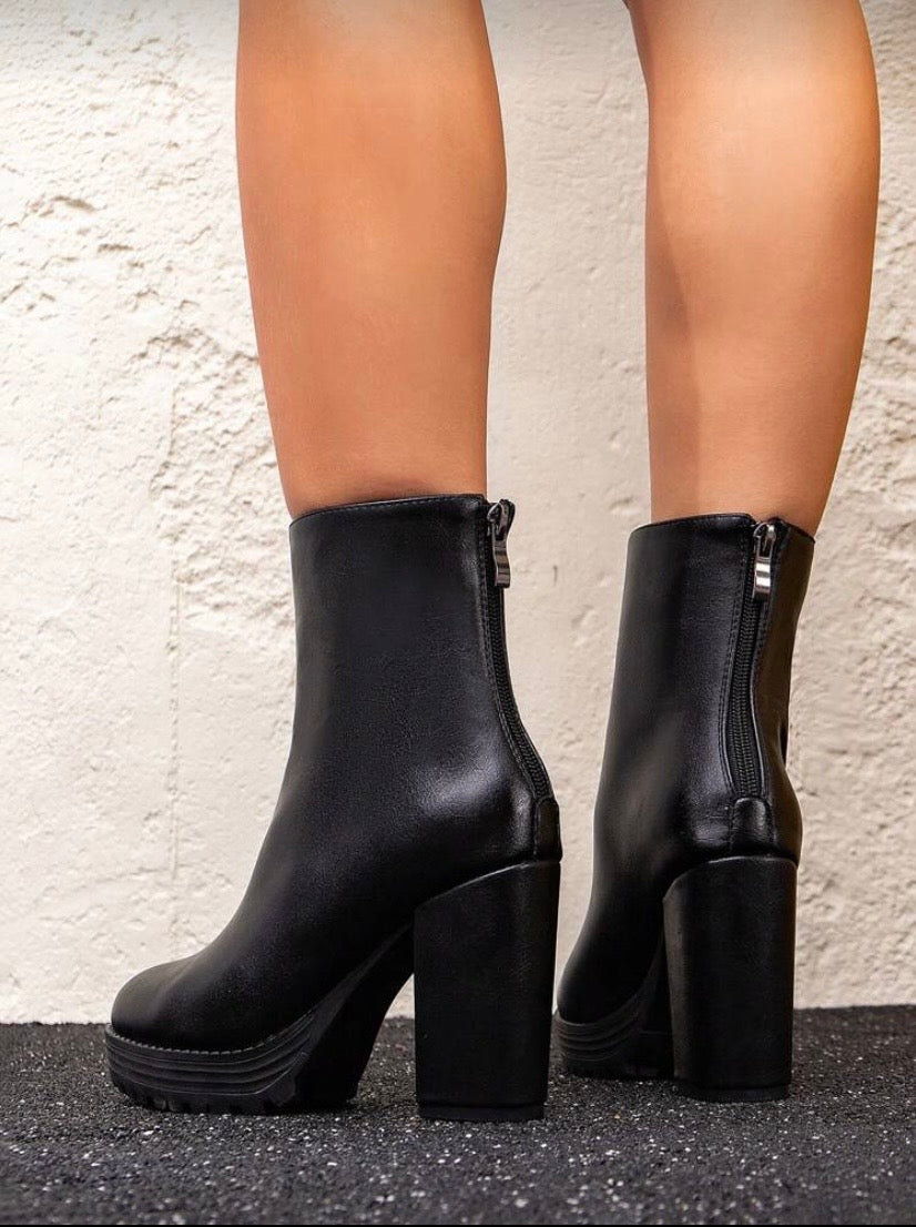 Bottines Chelsea Femme à Plateforme – Talon Haut Épais, Bout Rond, Style Élégant avec Ornements Raffinés