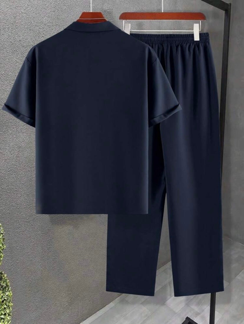 Ensemble décontracté pour homme coupe ample en couleur unie avec chemise à col à revers et pantalon confortable.