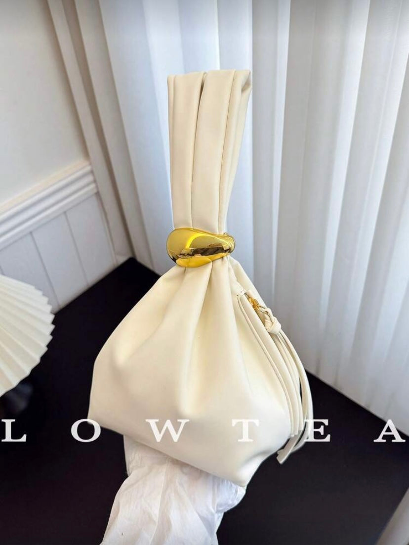 Mini sac nuage plissé en simili cuir avec fermeture éclair et détails métalliques, style élégant pour usage quotidien 👜