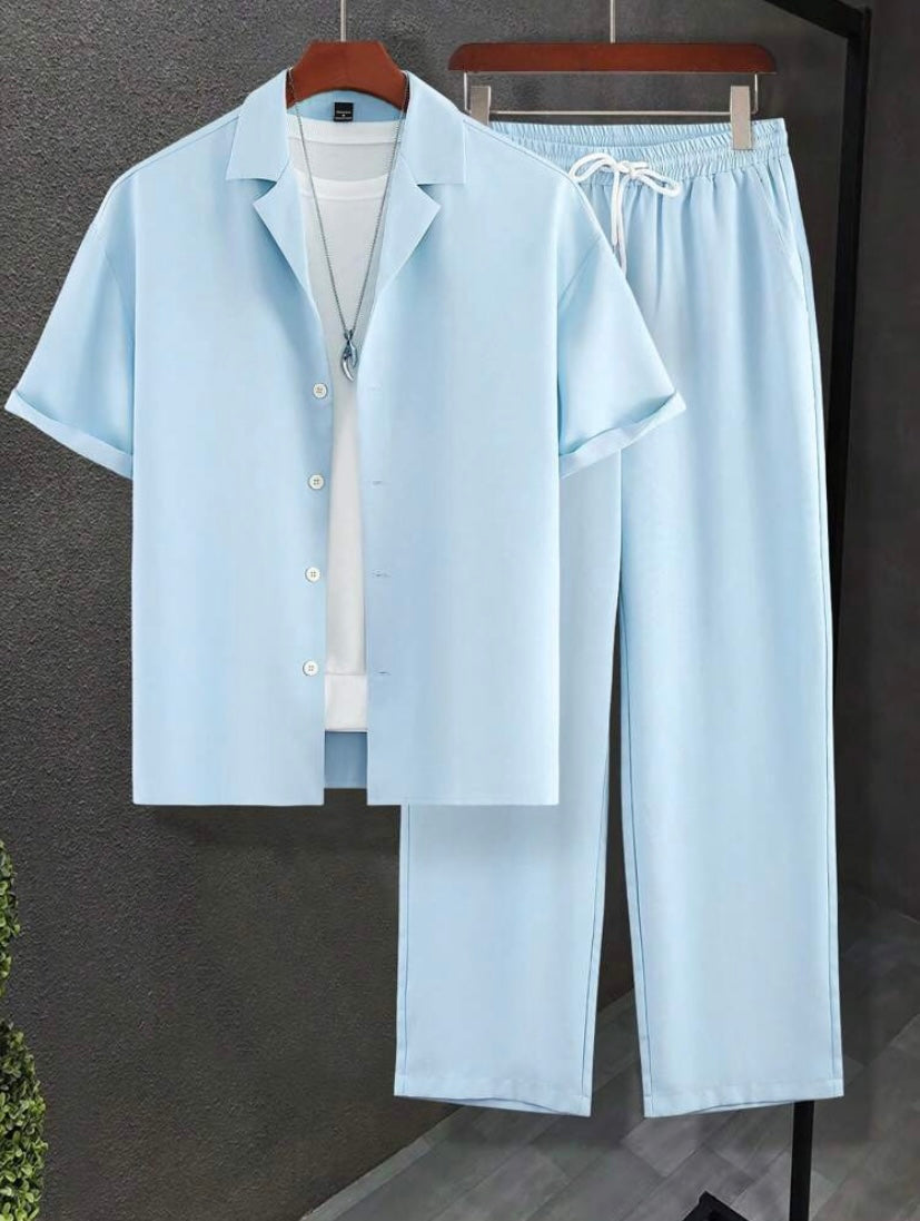 Ensemble décontracté pour homme coupe ample en couleur unie avec chemise à col à revers et pantalon confortable.