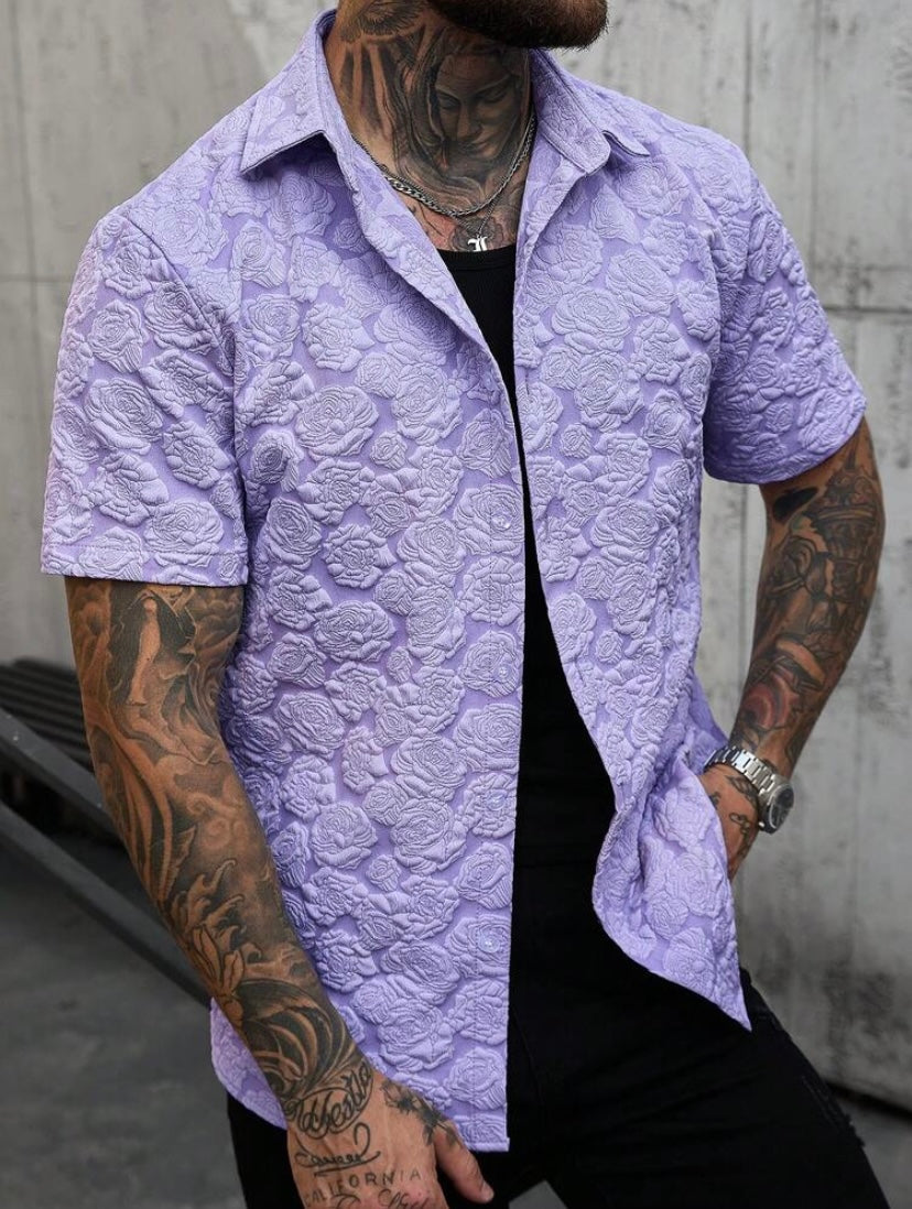Chemise décontractée pour homme à manches courtes et boutons sur le devant, coupe simple et élégante pour l’été.