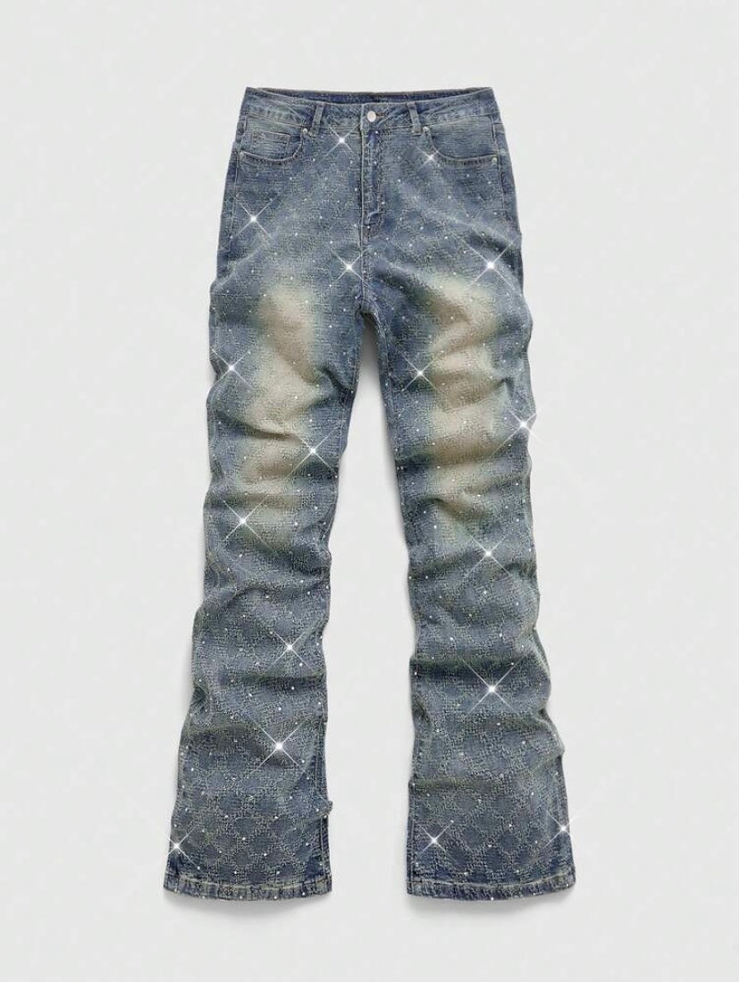 Jean skinny coupe droite pour homme avec poches, style casual streetwear, idéal pour un usage quotidien.