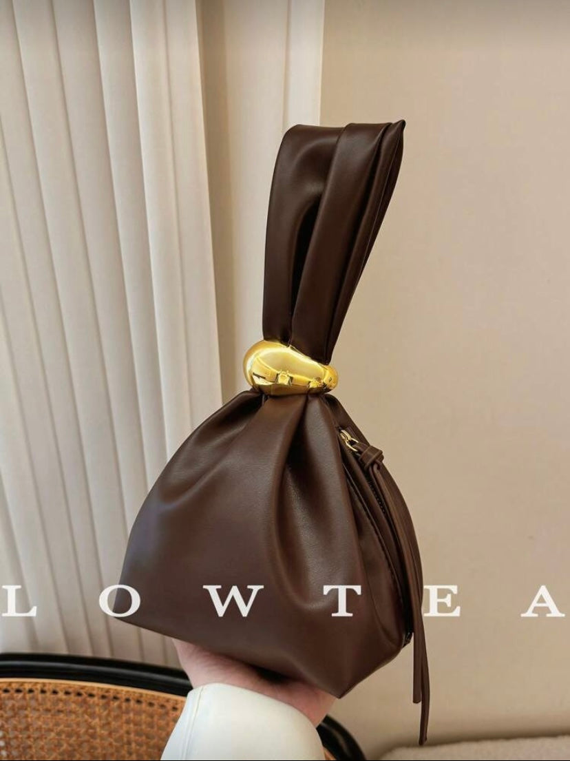 Mini sac nuage plissé en simili cuir avec fermeture éclair et détails métalliques, style élégant pour usage quotidien 👜