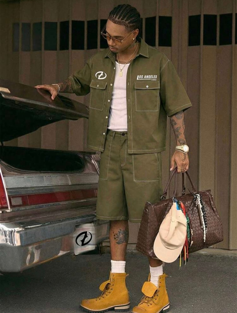 Ensemble décontracté pour homme avec chemise à boutons et short assorti à contrastes de couleurs, idéal pour l’été et les loisirs.