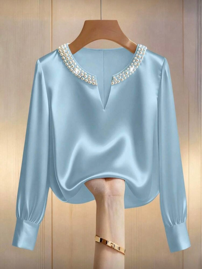 Blouse satinée à manches longues avec perles décoratives, coupe fluide et élégante 👚
