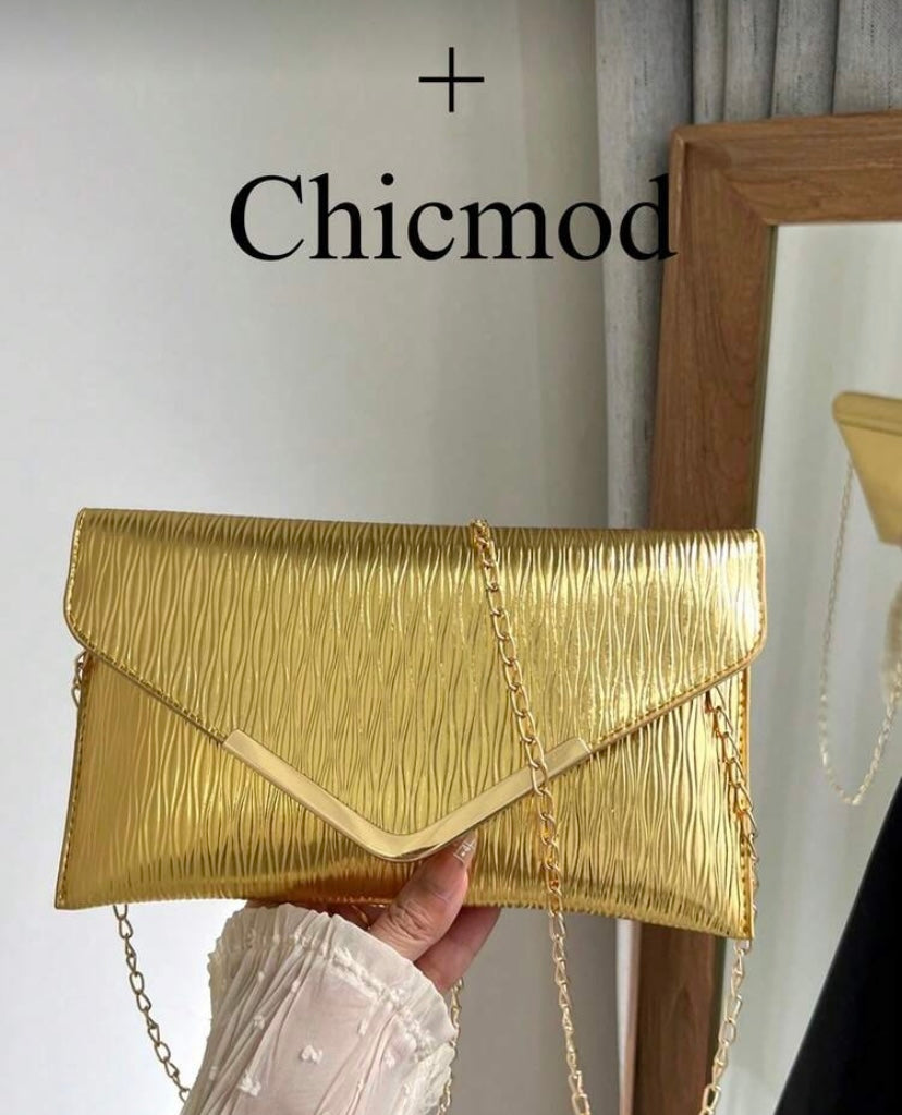 Sac bandoulière à rabat texturé avec bord métallique et chaîne, style élégant et polyvalent 👜