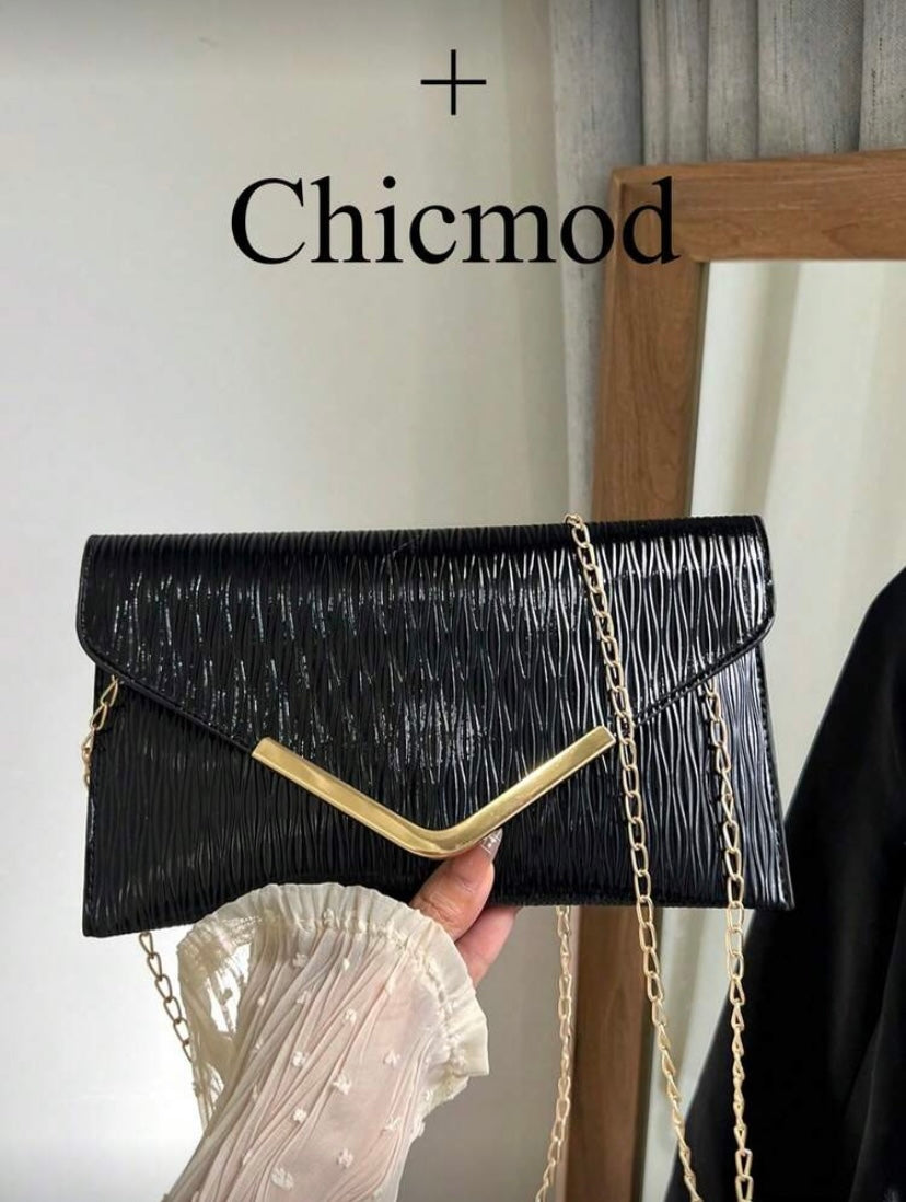 Sac bandoulière à rabat texturé avec bord métallique et chaîne, style élégant et polyvalent 👜